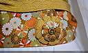 Ceinture Obi en tissu japonais, bi-colore, doré, moutarde, orange à nouer à la taille, broche assortie(ceinture obi japonaise japonnaise réglable grossesse enceinte wave soleil levant Seikaiha ou Seigaiha ou Seigainami fleurs Liberty fleur moutarde doré rétro vintage original originale chic féminin)