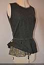 Top à basque sans manches, lainage vert-de-gris foncé, doublure Liberty Fitzgerald gris, ou M(Top à basque volant Liberty laine lainage gris vert moutarde mode moderne sans manches péplum peplum bascule mulet)